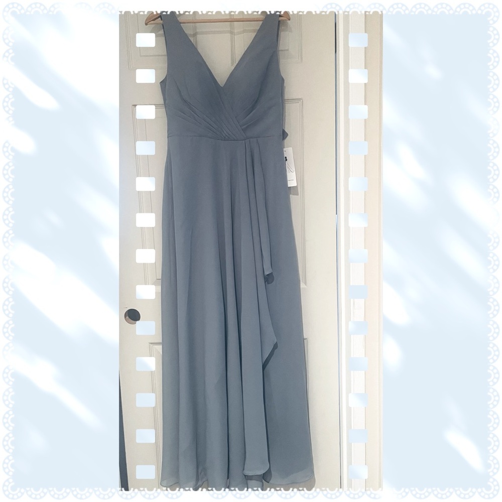 Elegant Blue Sleeveless Wedding Dress